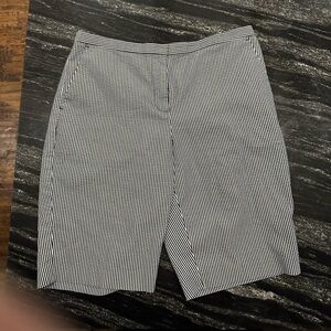 Liz Claiborne Bermuda Jackie Seersucker Shorts size 8